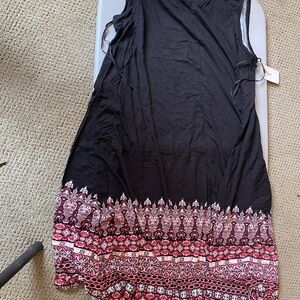 Black and Red Patterned Sleeveless Dress